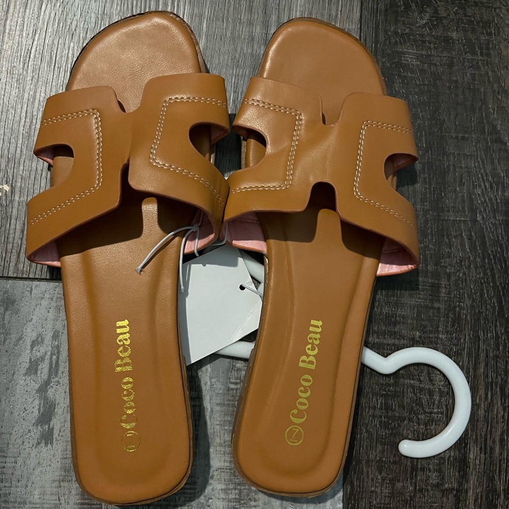 Coco beau Women's Tan Sandals